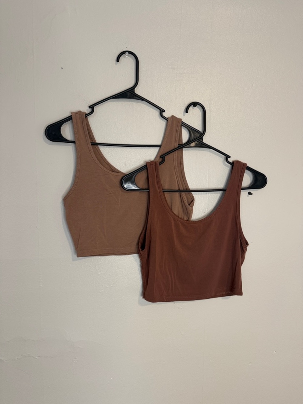 Women’s Scoop Neck Crop Tank Tops in Light Brown and Deep Brown